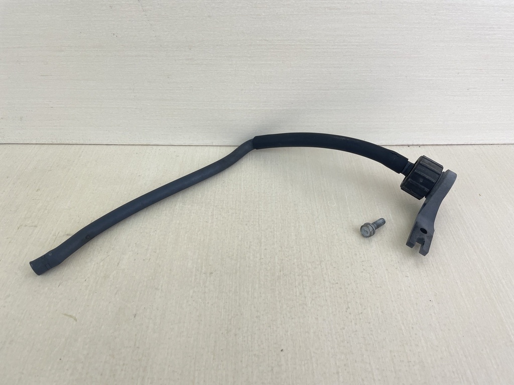 2000 Yamaha 50HP 4 Stroke Outboard Flush Kit Hose Adaptor Joint Assembly