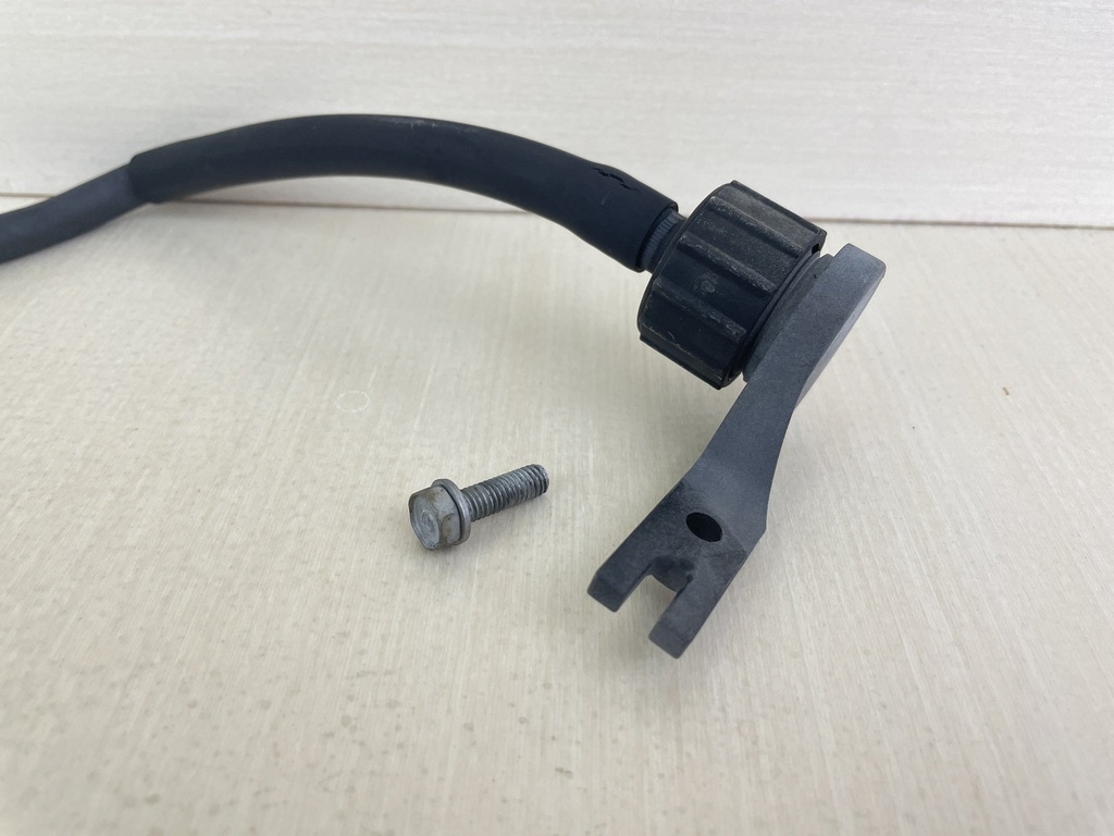 2000 Yamaha 50HP 4 Stroke Outboard Flush Kit Hose Adaptor Joint Assembly