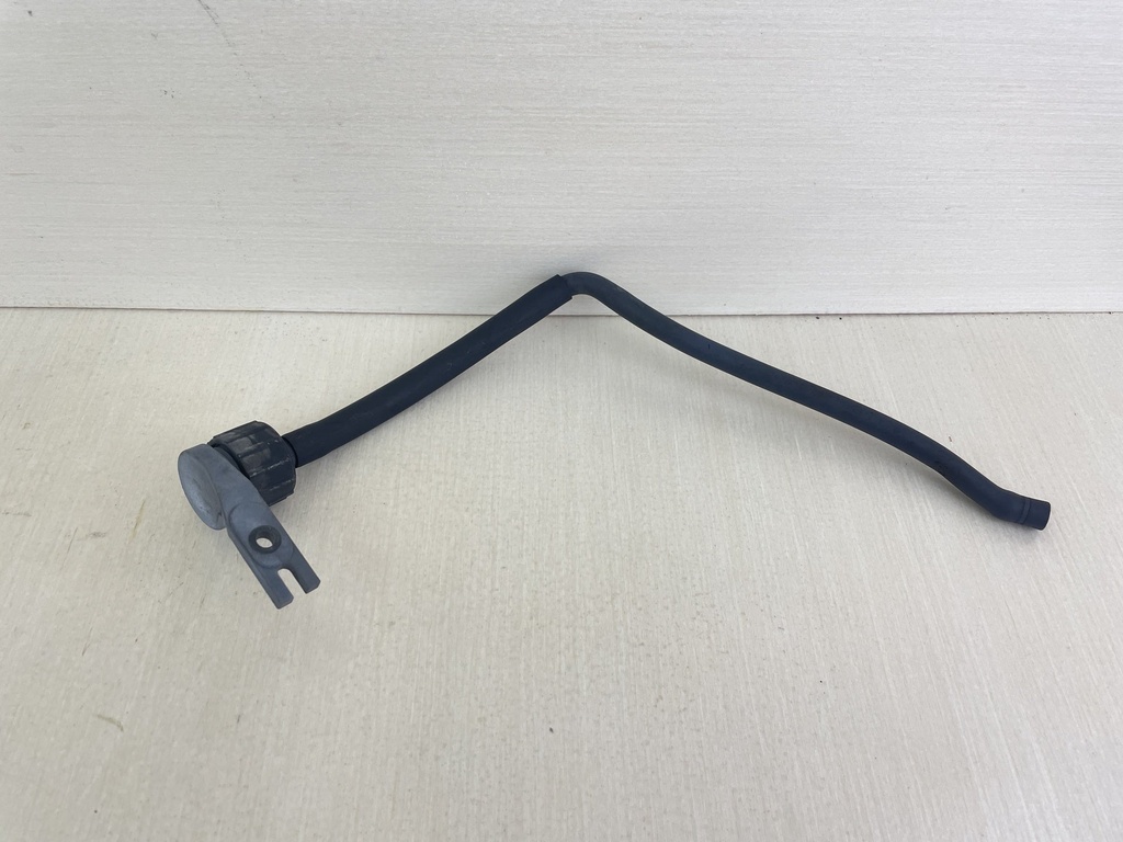 2000 Yamaha 50HP 4 Stroke Outboard Flush Kit Hose Adaptor Joint Assembly