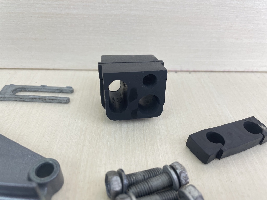 62Y-42738-01-8D Yamaha 1998 - 2004 50HP 4 Stroke Outboard Cable Cover Plate Fitting