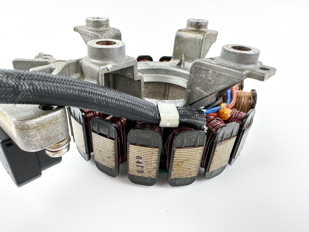 1997 Yamaha 50 HP 4 Stroke Outboard Coil Pulser Base Stator Assembly 62Y-85510-00-00 OEM
