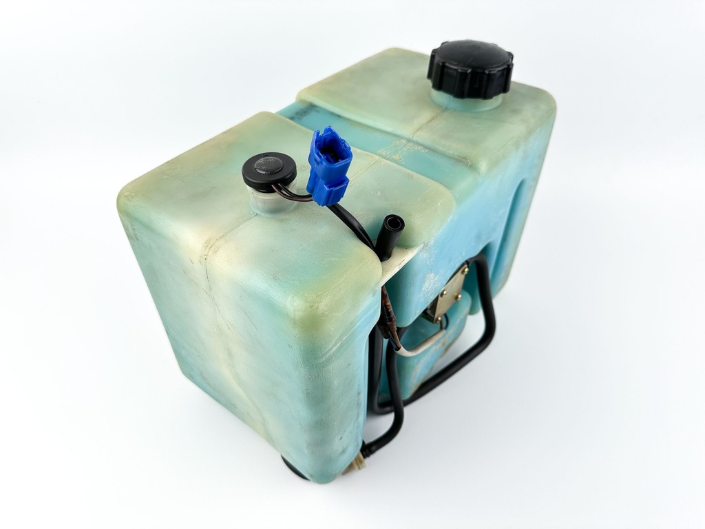 Yamaha Outboard Remote 2 Stroke Oil Tank Assembly With Pump 2.8 Gallons