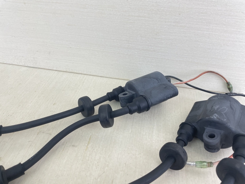 2000 Yamaha 50HP 4 Stroke Outboard Ignition Coil Set 62Y-85570-00-00