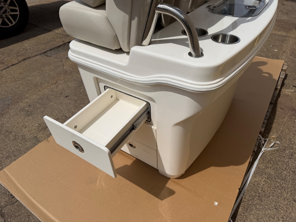 Boston Whaler Outrage FiberGlass Leaning Post Helm Seat Tackle Station Live Well