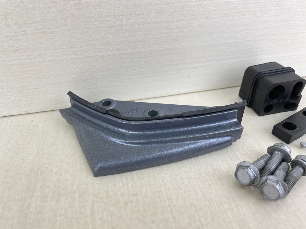 2006 Yamaha 60HP F60 Outboard Cable Cover Plate Fitting 6C5-42738-00-4D