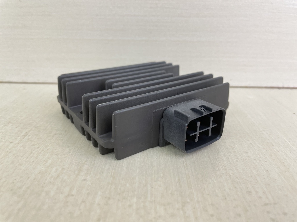 2006 Yamaha 60HP 4 Stroke Outboard Regulator Rectifier Assembly 6D3-81960-00-00