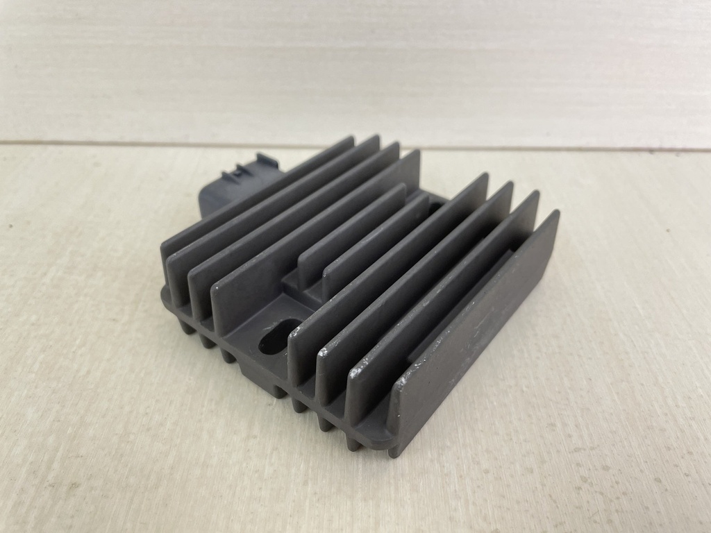 2006 Yamaha 60HP 4 Stroke Outboard Regulator Rectifier Assembly 6D3-81960-00-00