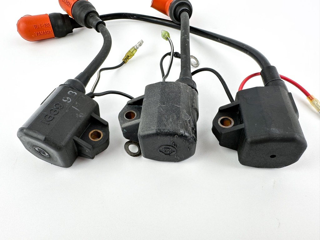 2001 Yamaha 90 HP 2 Stroke Outboard Ignition Coil Set 697-85570-00-00 OEM