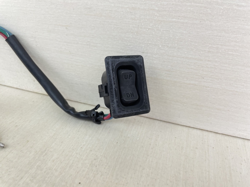1997 Mercury 115HP 4 Stroke Outboard Trim & Tilt Switch Assembly 8M0042301