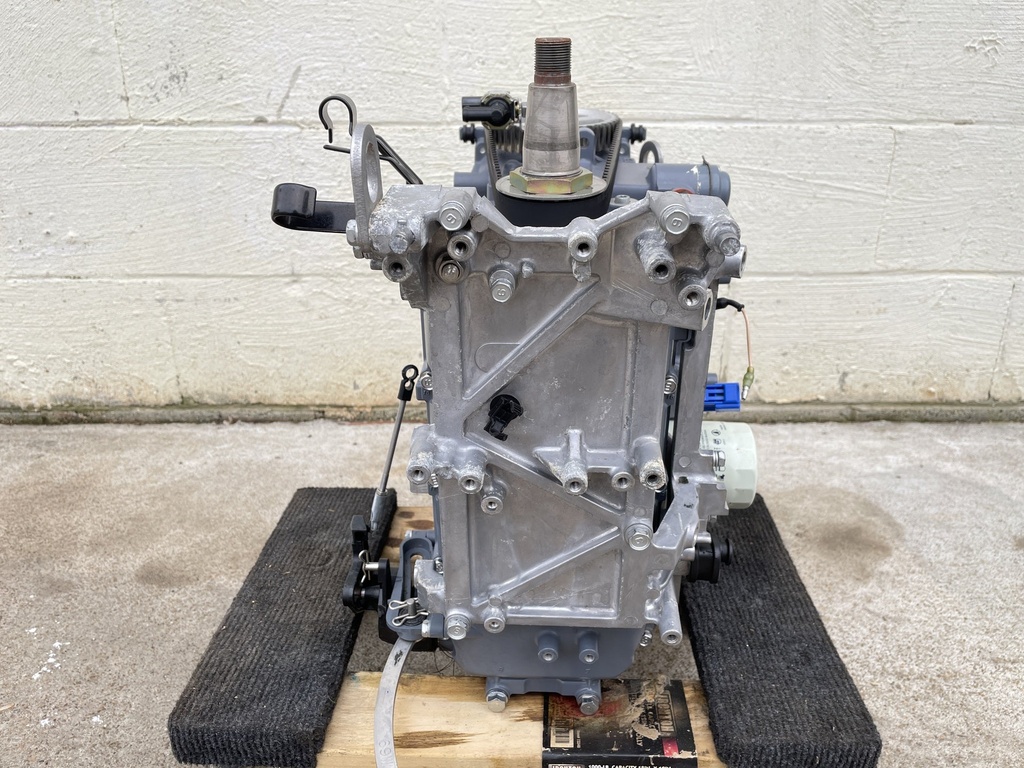 6C5-W009B-02-1S Yamaha 2005+ Powerhead Crankcase 50 60 HP 195 Hours