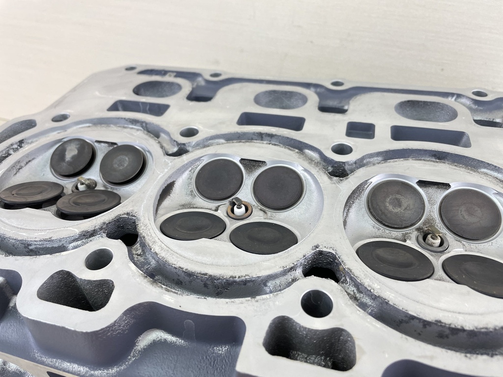 2000-2011 Yamaha 115HP 4 Stroke Outboard Cylinder Head 68V-W009A-01-1S