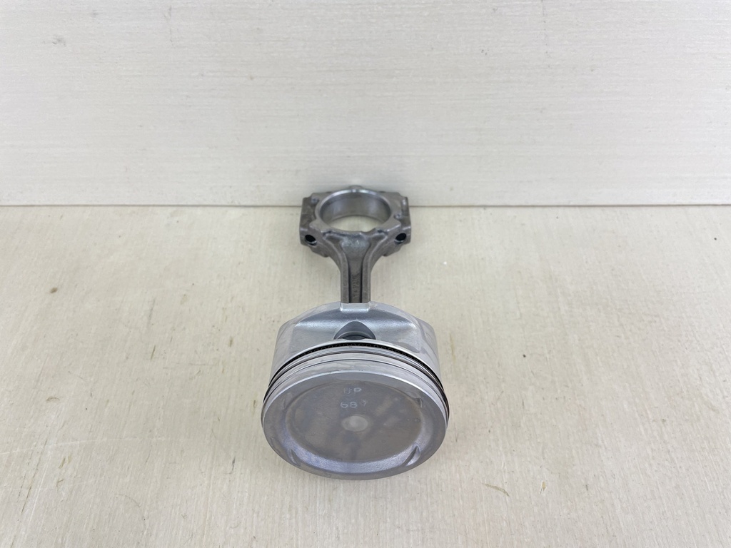 2003 Yamaha 115HP 4 Stroke Outboard Piston & Connecting Rod Assembly 68V-W1164-00-00