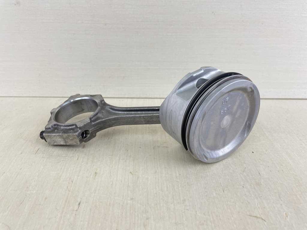 2003 Yamaha 115HP 4 Stroke Outboard Piston & Connecting Rod Assembly 68V-W1164-00-00