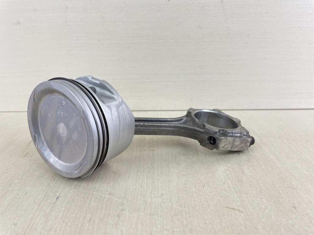 2003 Yamaha 115HP 4 Stroke Outboard Piston & Connecting Rod Assembly 68V-W1164-00-00