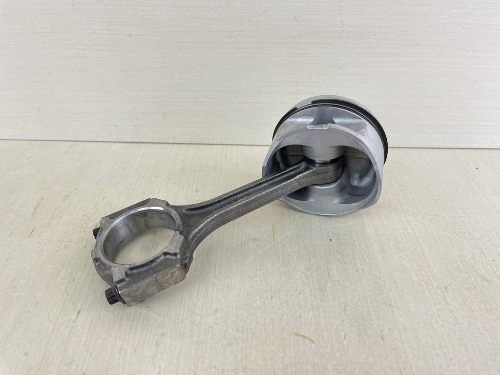 2003 Yamaha 115HP 4 Stroke Outboard Piston & Connecting Rod Assembly 68V-W1164-00-00