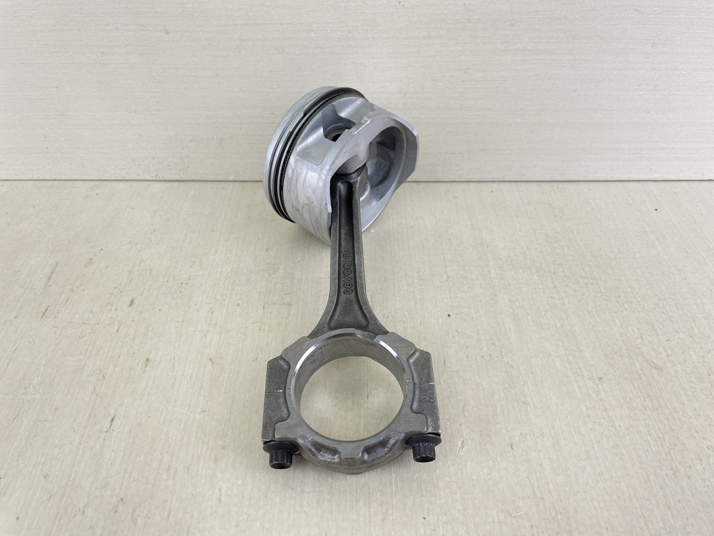 2003 Yamaha 115HP 4 Stroke Outboard Piston & Connecting Rod Assembly 68V-W1164-00-00