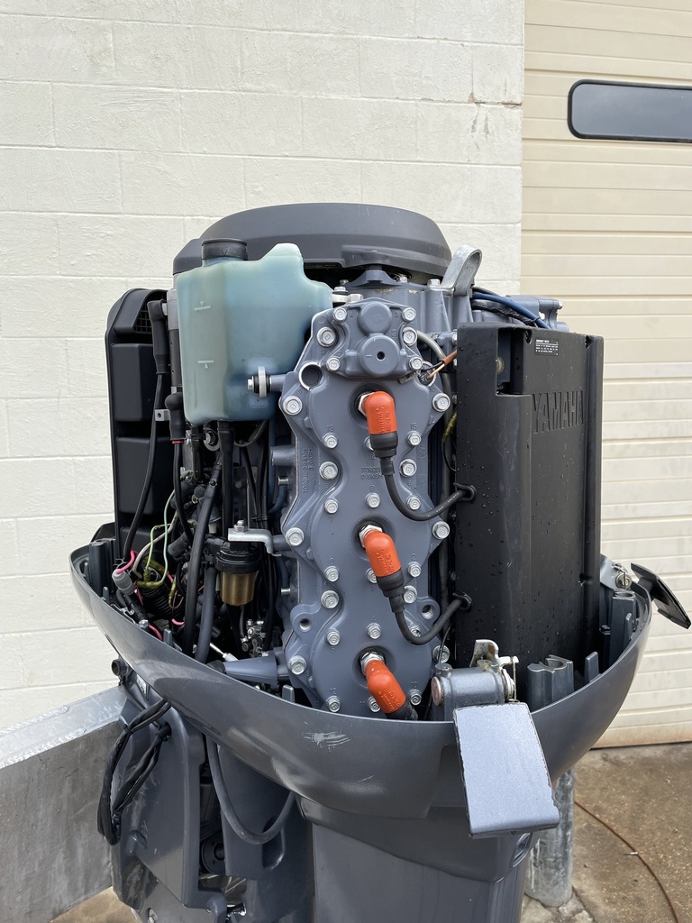 2005 Yamaha 150HP 2 Stroke Carbureted  Outboard W/ 25" Shaft - Very Clean