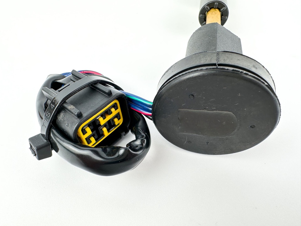 2007 Yamaha 250 HP 2 Stroke Outboard Oil Level Sensor 61A-85730-01-00 OEM