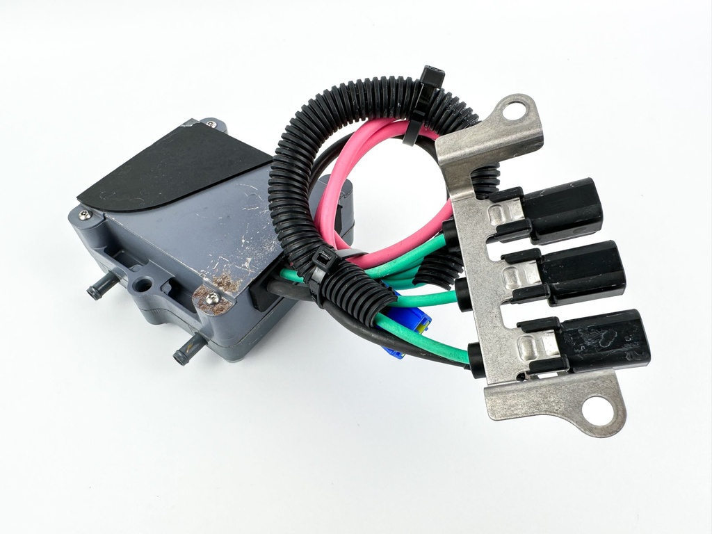2007 Yamaha 250 HP 2 Stroke Outboard Rectifier & Regulator 60V-81960-02-00 OEM