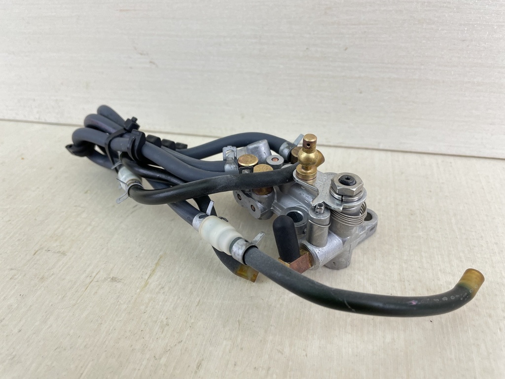 2004 Yamaha 60HP 2 Stroke Outboard Oil Injection Pump Assembly 6H3-13200-01-00