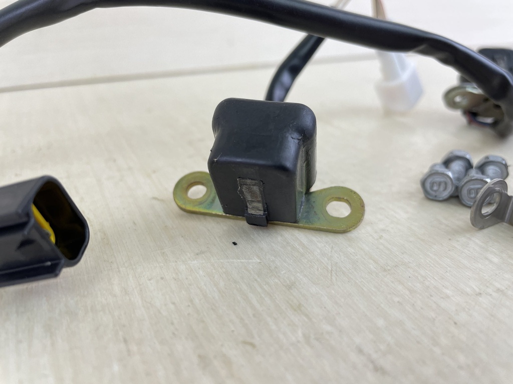 2004 Yamaha 60HP 2 Stroke Outboard Crank Position Sender Unit 6H2-85895-01-00