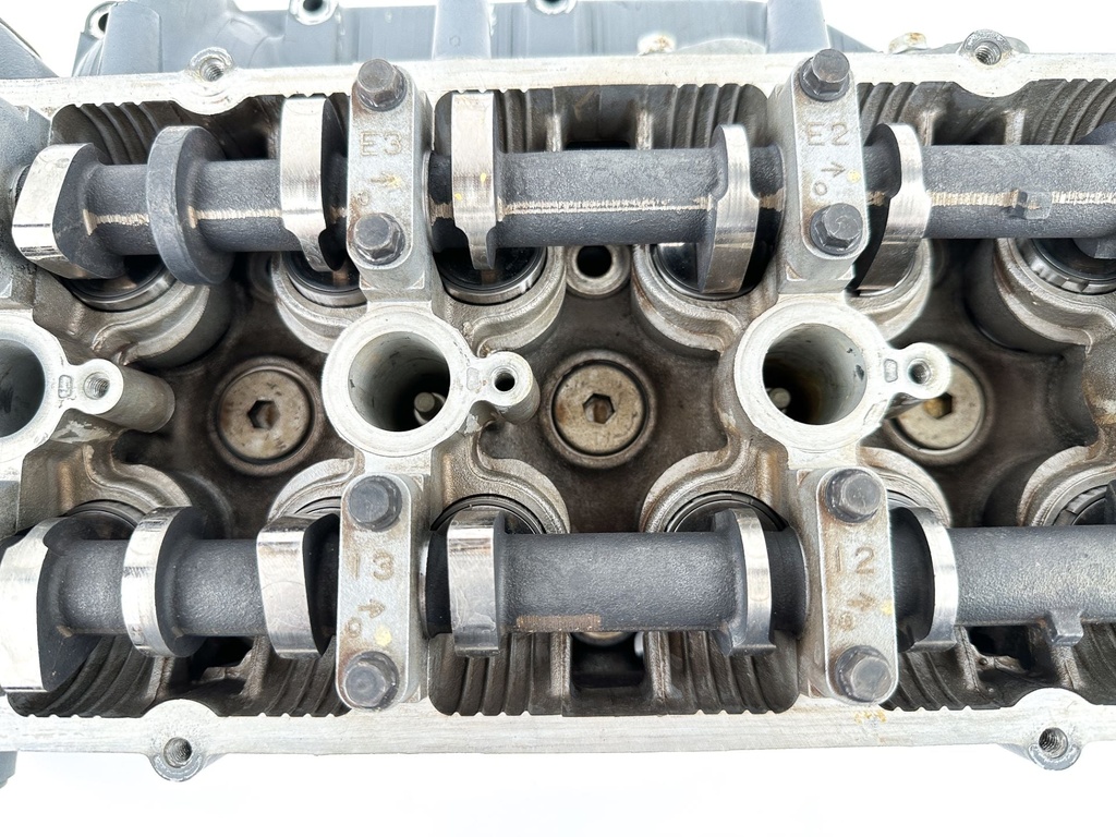2005 Suzuki 115 HP 4 Stroke Outboard Cylinder Head 11100-90J11 OEM