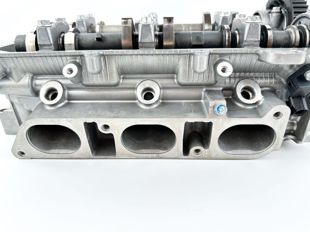 Yamaha 200 225 250 HP Starboard Cylinder Head 6CB-W009A-00-00 2010 - 2014