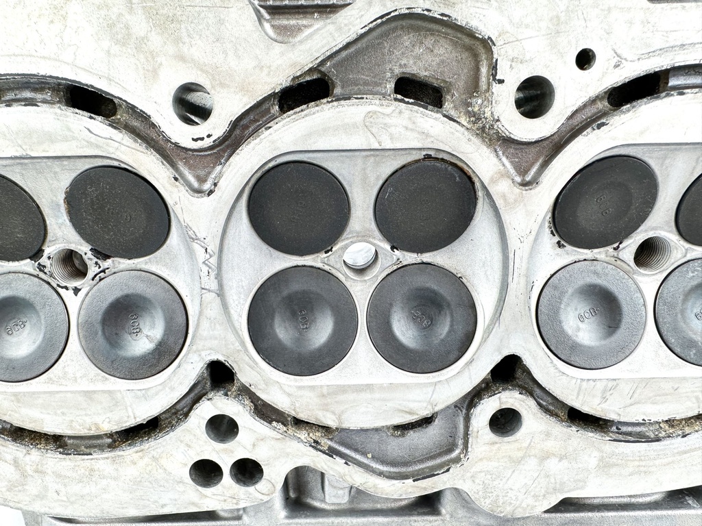 Yamaha 200 225 250 HP Starboard Cylinder Head 6CB-W009A-00-00 2010 - 2014