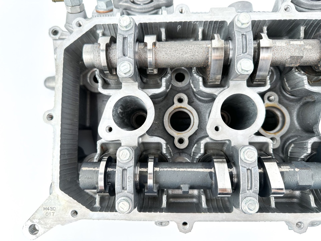 Yamaha 200 225 250 HP Starboard Cylinder Head 6CB-W009A-00-00 2010 - 2014