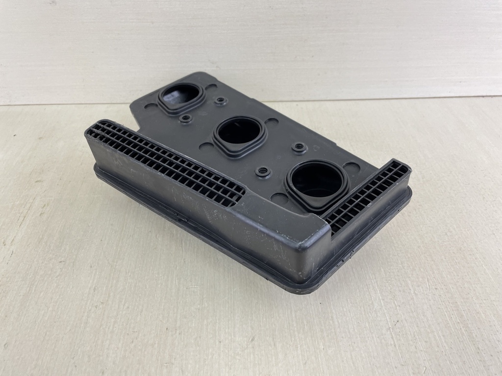 2004 Yamaha 60HP 2 Stroke Outboard Air Intake Silencer Assembly 6H3-14440-02-00