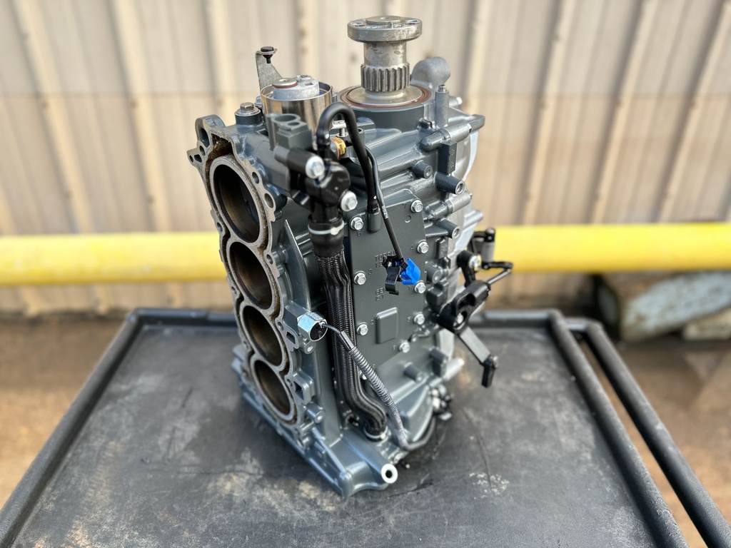 2016 Yamaha 115 HP 4 Stroke Outboard Crankcase Short Block Assembly 6EK-W009B-02-9S OEM