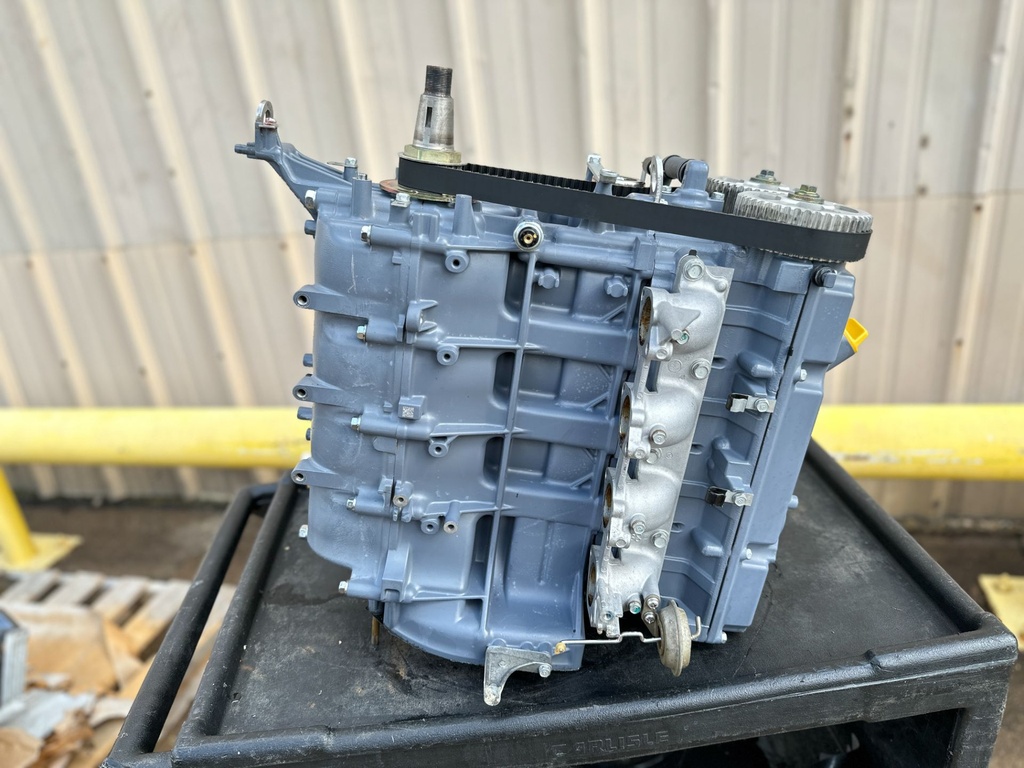 2001 - 2004 Yamaha F 80 90 100 HP 4 Stroke Outboard Powerhead Crankcase Assembly
