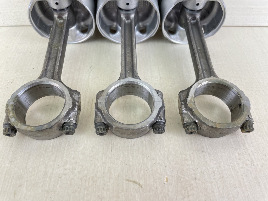 2000 Yamaha 40HP 4 Stroke Outboard Piston & Connecting Rod Set 3 65W-11631-00-96