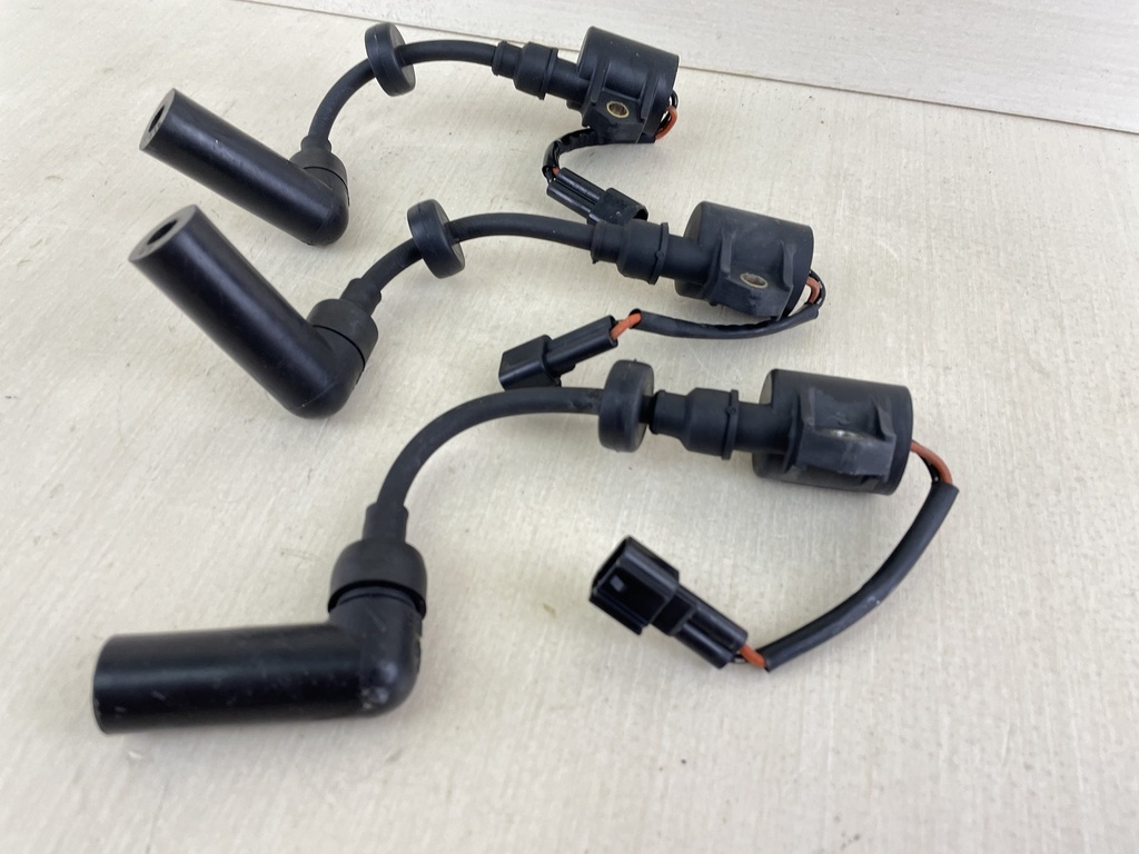 2000 Yamaha 40HP 4 Stroke Outboard Ignition Coil & Wire 67C-85570-00-00