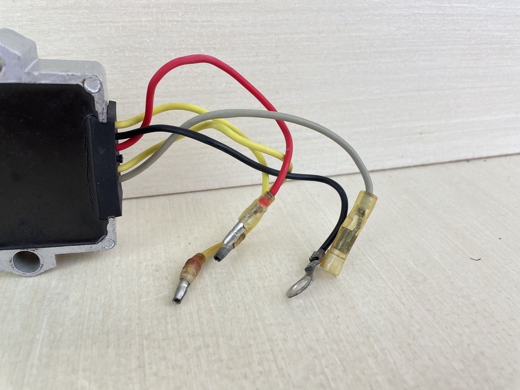 2000 Yamaha 40HP 4 Stroke Outboard Rectifier & Regulator Assembly 65W-81960-00-00