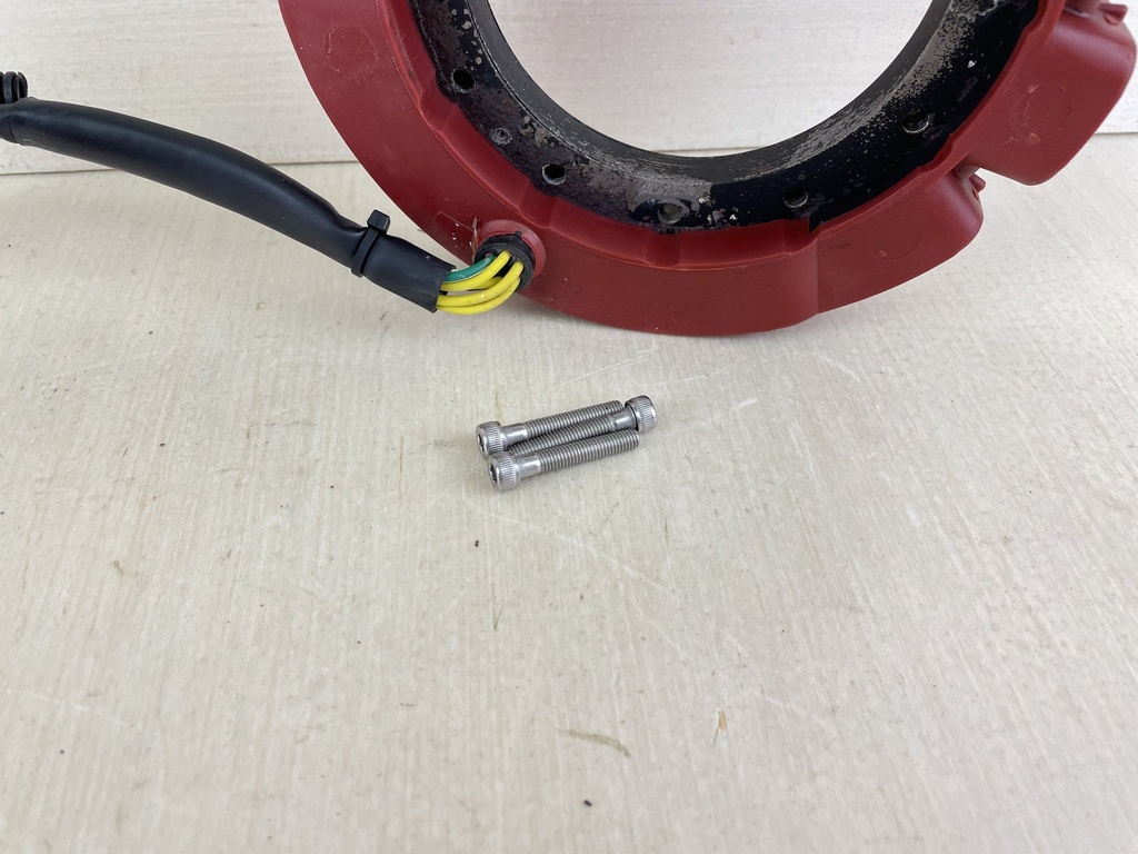 2000 Yamaha 40HP 4 Stroke Outboard Stator Assembly 65W-85510-10-00  