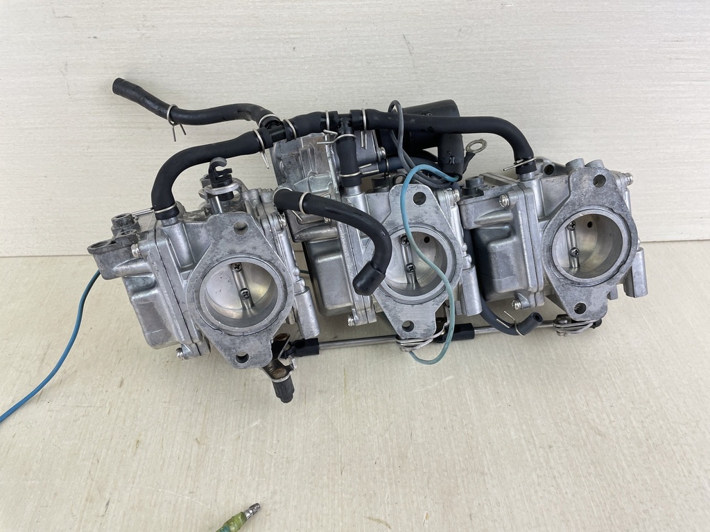 2008 Yamaha 70HP 2 Stroke Outboard Carburetor Set Bottom Top Middle 1 2 3 
