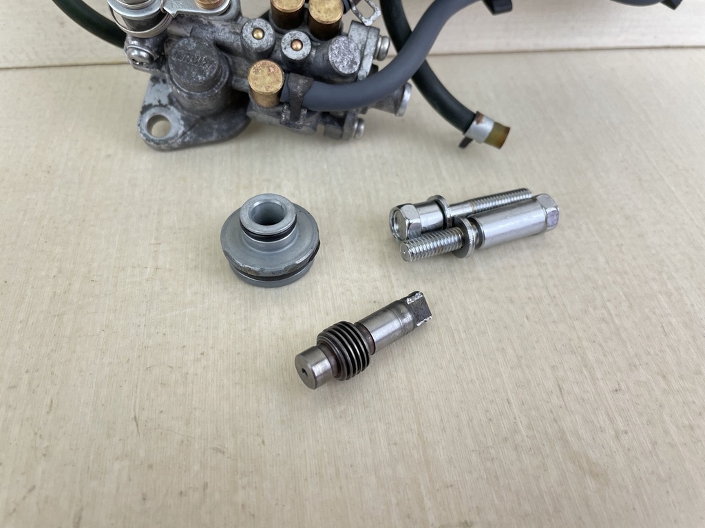 2008 Yamaha 70HP 2 Stroke Outboard Oil Injection Pump 6H3-13200-02-00