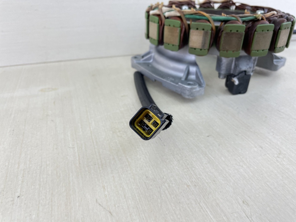 2006 Yamaha 225HP 4 Stroke Outboard Stator Coil Pulser Base Assembly 69J-81410-10-00