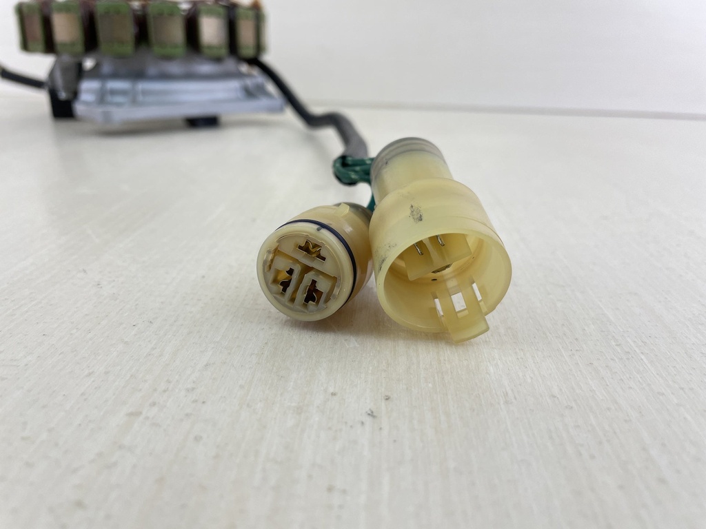 2006 Yamaha 225HP 4 Stroke Outboard Stator Coil Pulser Base Assembly 69J-81410-10-00