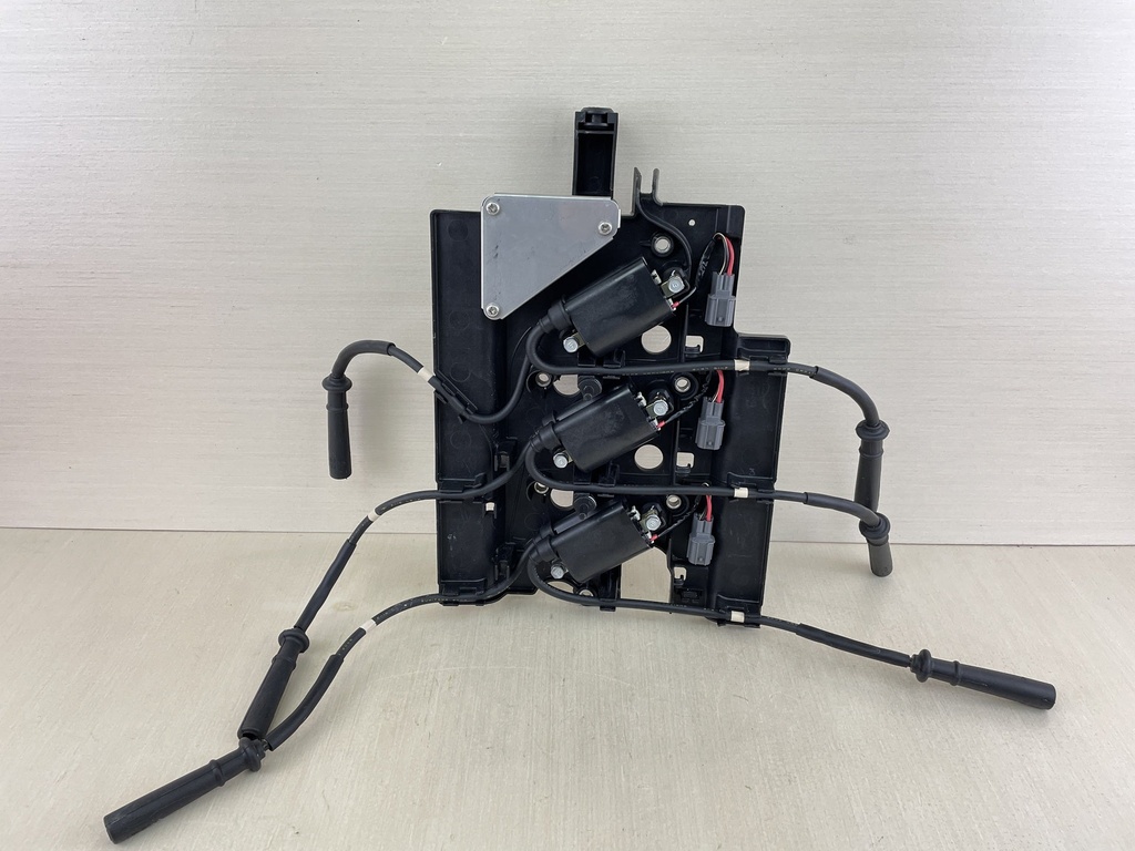 2006 Yamaha 225HP 4 Stroke Outboard Ignition Coil Set With Bracket 69J-82310-00-00