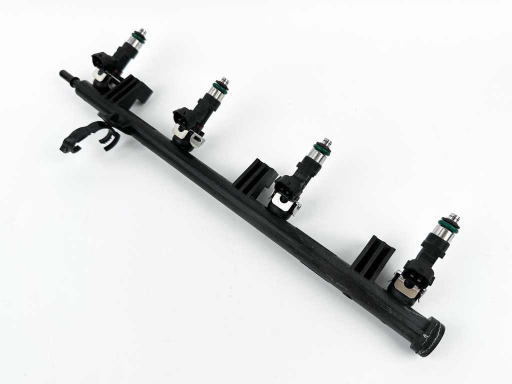 2014 Yamaha 200 HP 4 Stroke Outboard Fuel Injector Set W/ Rail 6DA-13160-00-00 OEM
