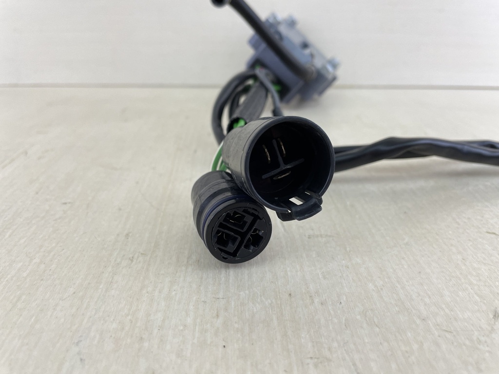 2006 Yamaha 225HP 4 Stroke Outboard Rectifier Regulator Assembly 69J-81960-11-00