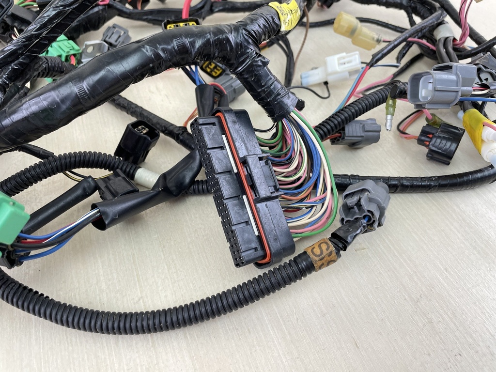 2006 Yamaha 225HP 4 Stroke Outboard Engine Wire Harness 69J-82590-60-00