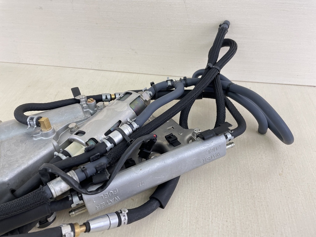 2006 Yamaha 225HP 4 Stroke Outboard Fuel Float Chamber Assembly VST 69J-14180-21-00