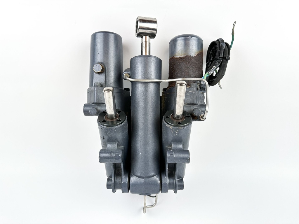 02-18 Yamaha 200 225 250 300 HP 4 Stroke Outboard Power Trim Tilt Unit Needs Motor