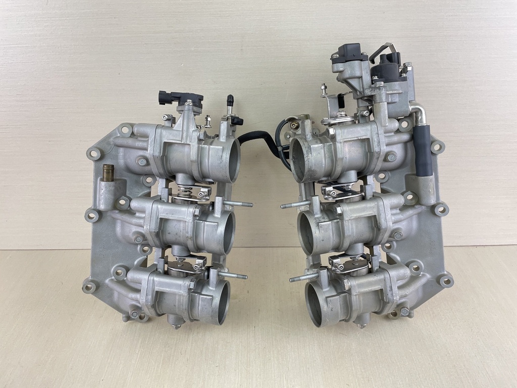 2006 Yamaha 225HP 4 Stroke Outboard Throttle Body Assembly Set Pair 69J-13750-01-00