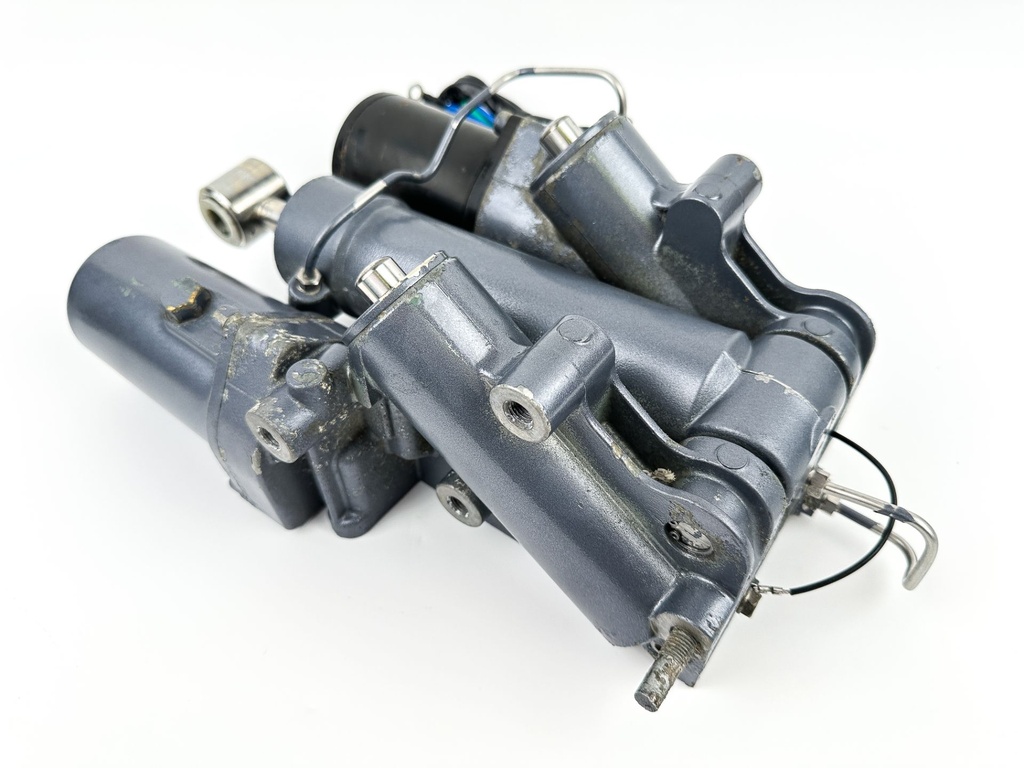 2004 Yamaha 225 HP 4 Stroke Outboard Power Trim Tilt Unit 69J-43800-01-4D Leaks