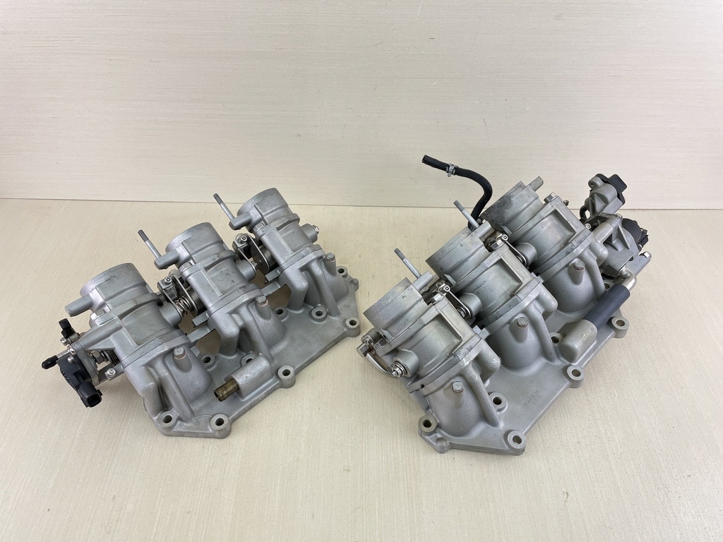 2006 Yamaha 225HP 4 Stroke Outboard Throttle Body Assembly Set Pair 69J-13750-01-00