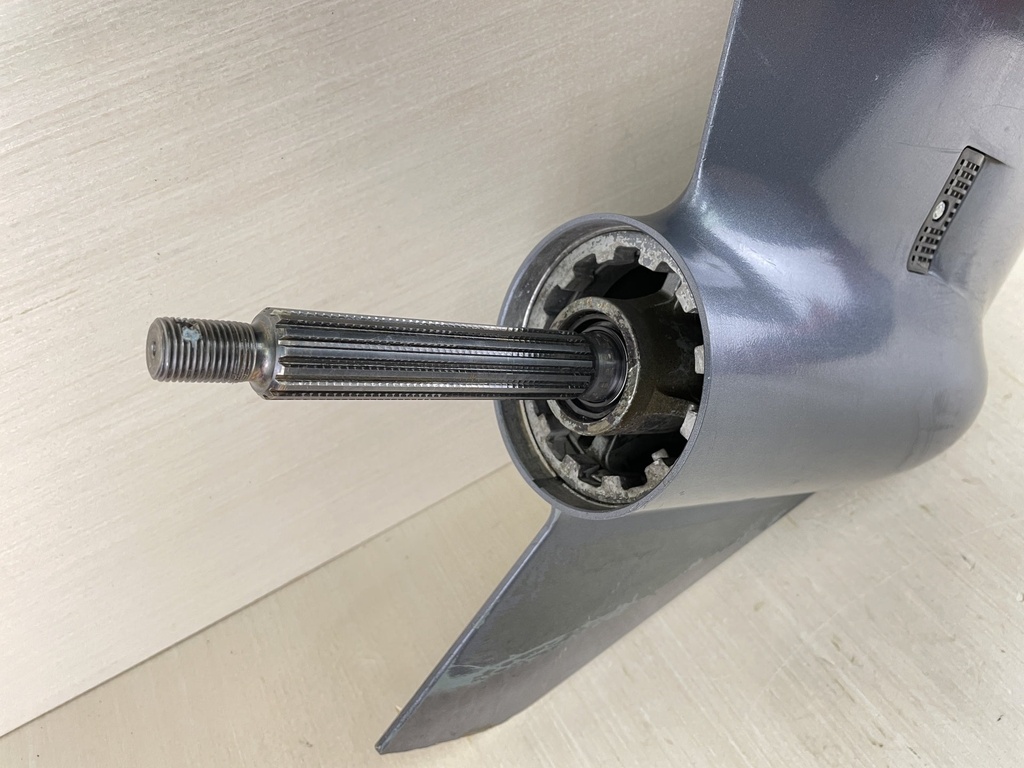 2008 Yamaha 70HP 2 Stroke Outboard 20" Long Lower Unit Gear Case 6H3-45300-20-8D